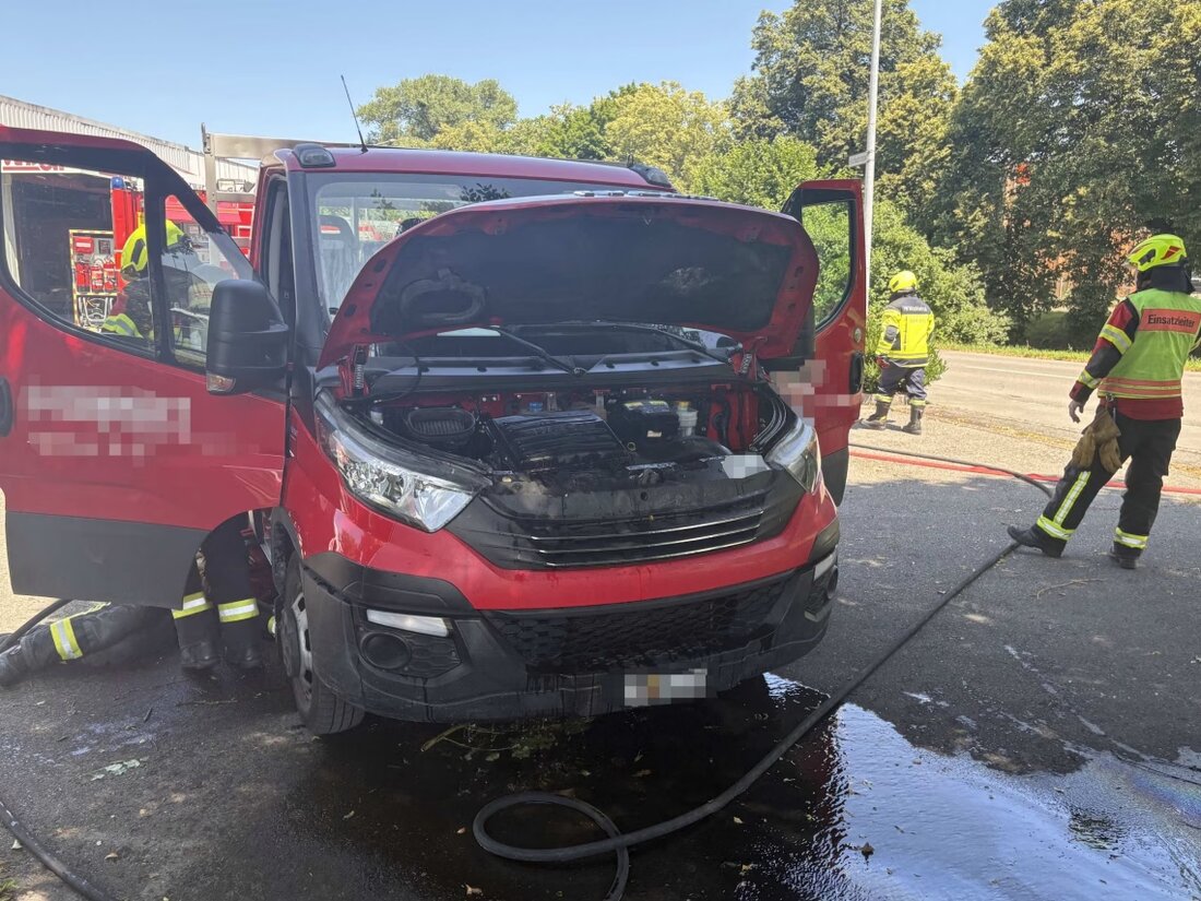 Am 24.06.2025 kam es in Widnau zu starker Rauchentwicklung aus einem Lieferwagen aufgrund eines technischen Defekts. Feuerwehr rasch im Einsatz.