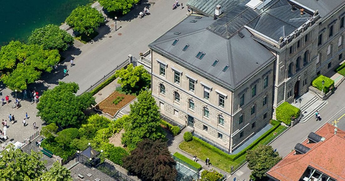 Der Regierungsrat des Kantons Zug lehnt die Einsetzung einer PUK ab und fordert die engere Stawiko zur Einhaltung ihrer Pflichten auf.