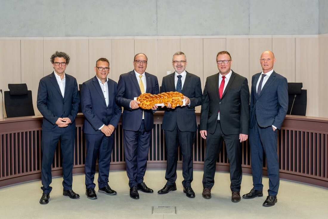 Am 4. September 2025 wurde das neue Bezirksgericht Lenzburg eingeweiht, ein architektonisches Highlight für zeitgemässe Justiz.