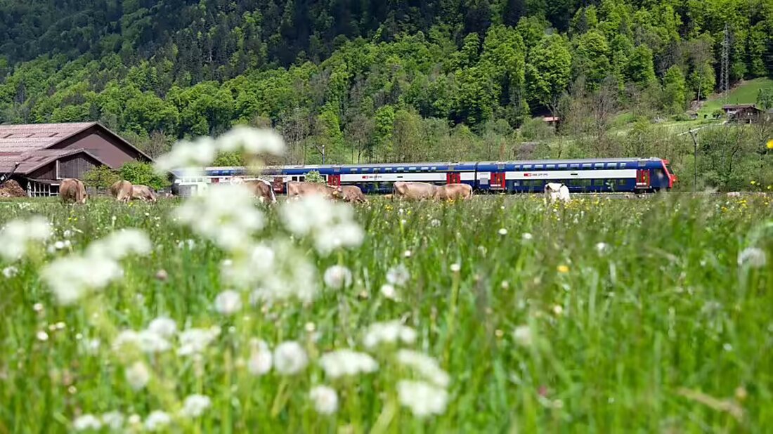 Der Regierungsrat des Kantons Glarus präsentiert ein revidiertes Gesetz über den öffentlichen Verkehr zur Erhöhung der Mobilität und Erschliessung von Braunwald.