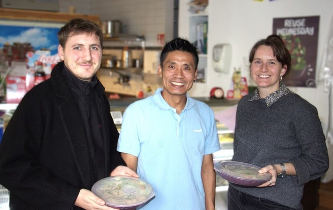 reCIRCLE startet den «reUSE Wednesday» in Bern, um Mehrweglösungen wöchentlich zu fördern und Einwegverpackungen zu reduzieren.