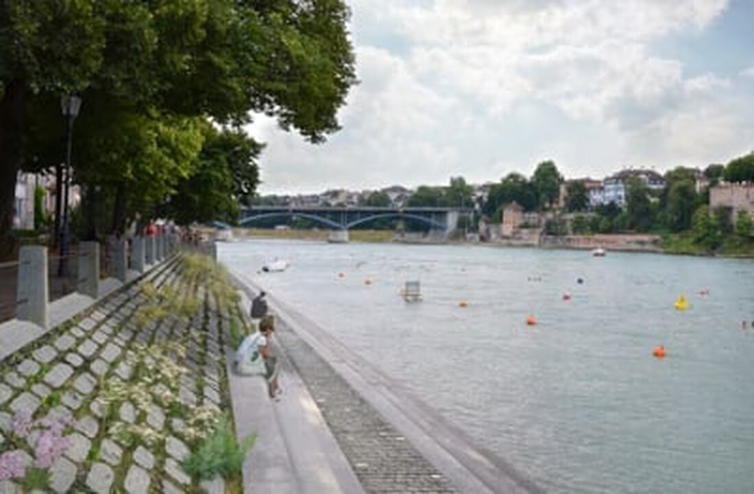 Der Kanton saniert das Kleinbasler Rheinbord für besseren Hochwasserschutz und mehr Lebensqualität entlang des Rheins.