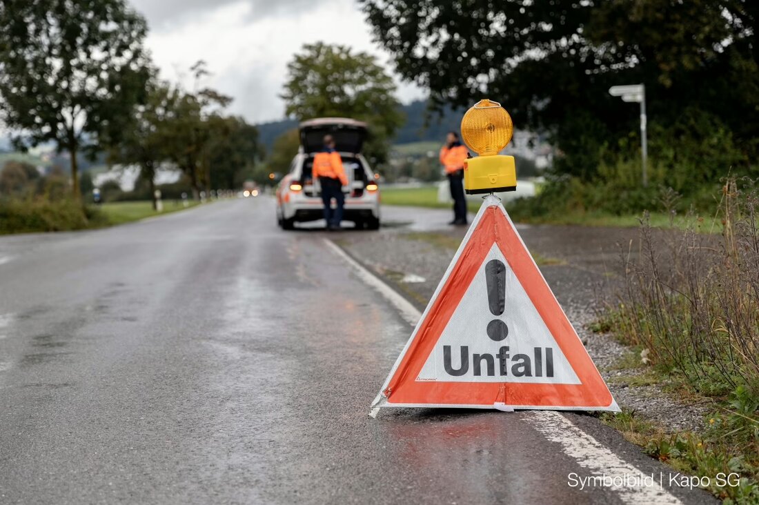 Am Freitag kam es in Wattwil zu einer Auffahrkollision zwischen einem Motorrad und einem Auto. Der Fahrer war fahrunfähig.