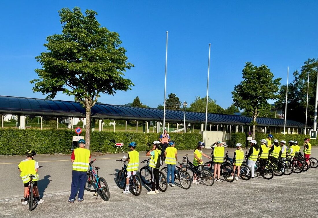 Am 17. Juni 2025 maßen sich 255 Sechstklässler in Herisau bei der Radfahrerprüfung. Über 500 Teilnehmer bestanden erfolgreich.