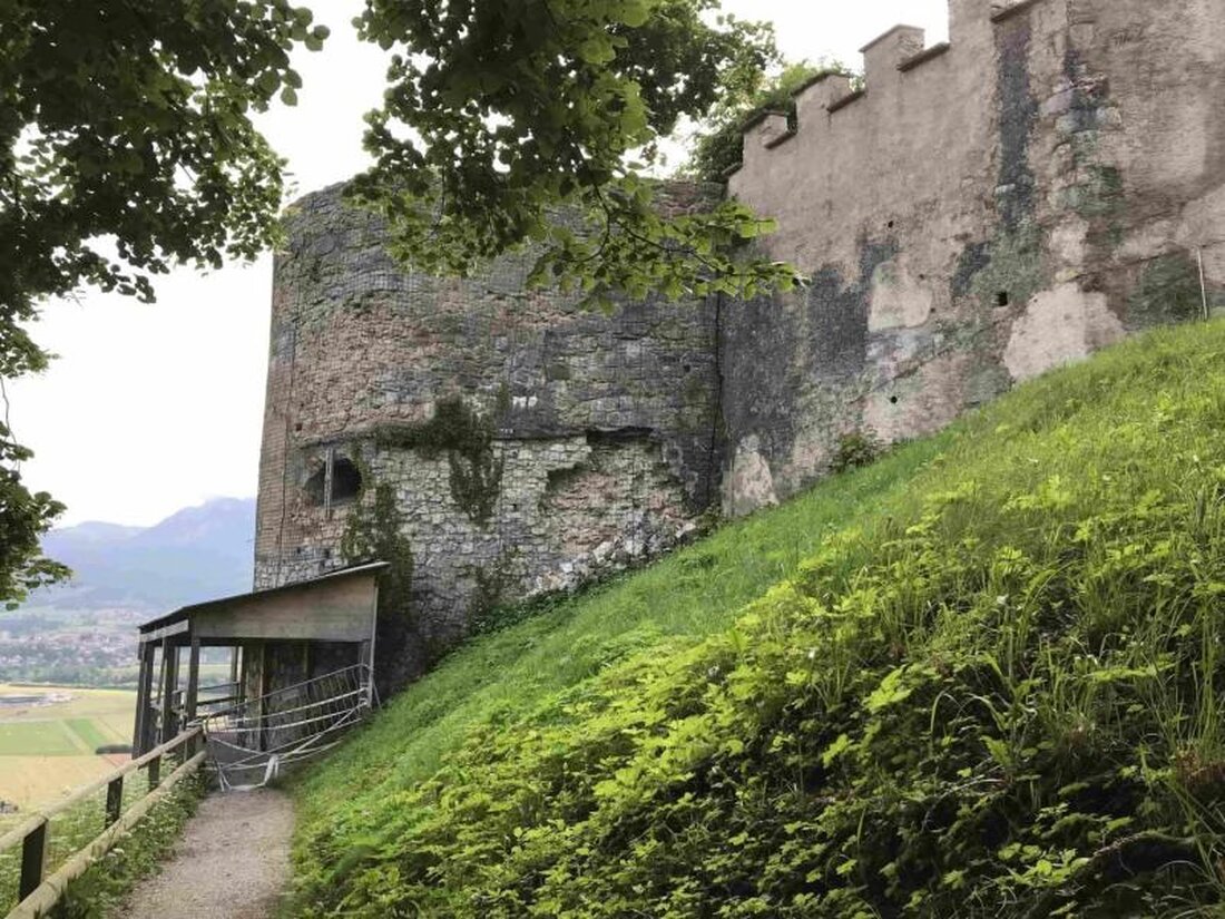 Der Staatsrat beantragt einen Kredit zur Sanierung der Burgmauer von Schloss Greyerz und der Erneuerung der Beleuchtung.