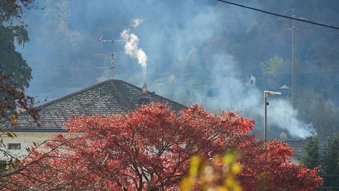 Erfahren Sie, wie Sie Holzheizungen effizient und umweltfreundlich nutzen können – mit der „Von-oben-anzünden“-Methode.