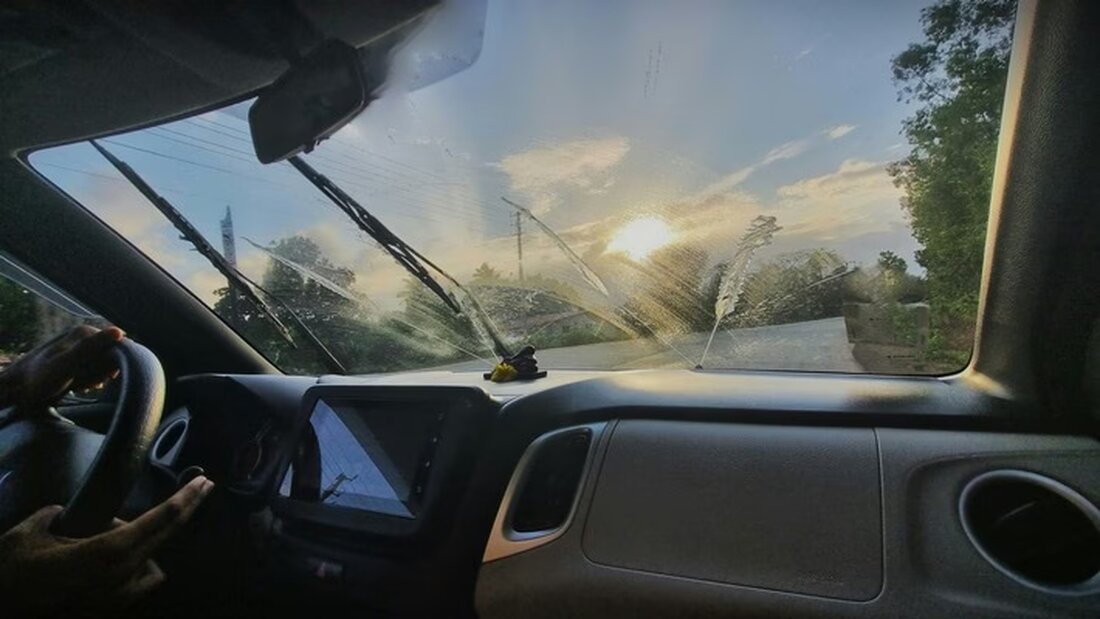 Erfahren Sie, wie Sie Ihre alten Scheibenwischer in Reiden wieder flott machen – für mehr Sicherheit und klare Sicht im Verkehr.