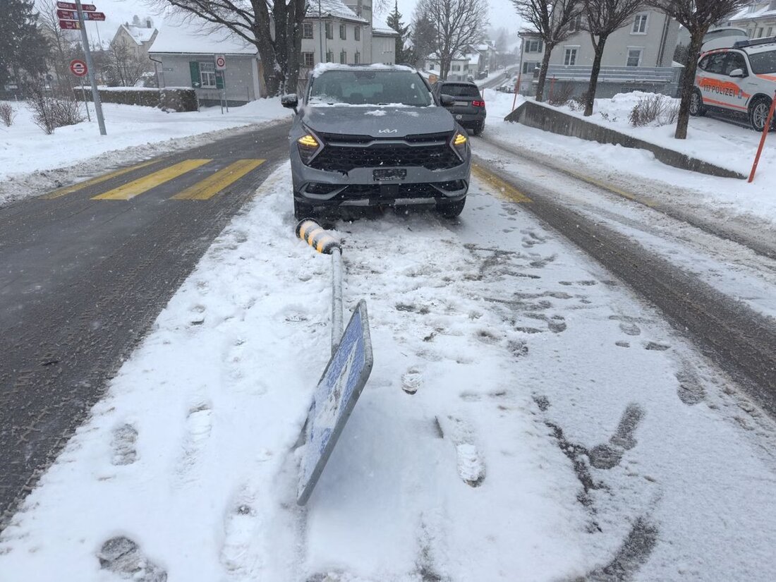 Im Appenzeller Ausserroden ereigneten sich am 10. Januar 2026 mehrere Verkehrsunfälle. Die meisten Beteiligten blieben unverletzt.
