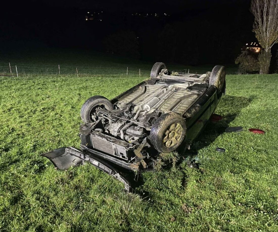Am 2. November 2025 verunglückte ein 36-jähriger Fahrer alkoholisiert in Montagny-les-Monts. Polizei ermittelt.