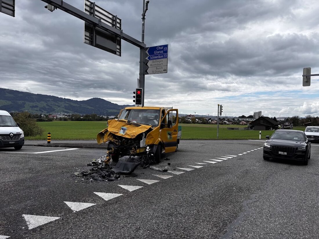 Am 06.10.2025 ereignete sich ein Verkehrsunfall in Rapperswil-Jona. Die Kantonspolizei sucht dringend Zeugen zum Unfallhergang.