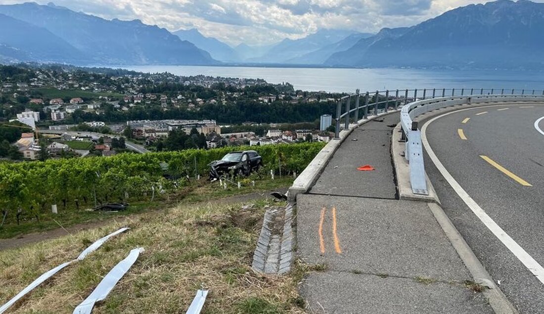 Am 20. Juli 2025 ereignete sich in Corsier-sur-Vevey ein schwerer Verkehrsunfall, bei dem ein 17-jähriger Passagier verletzt wurde.