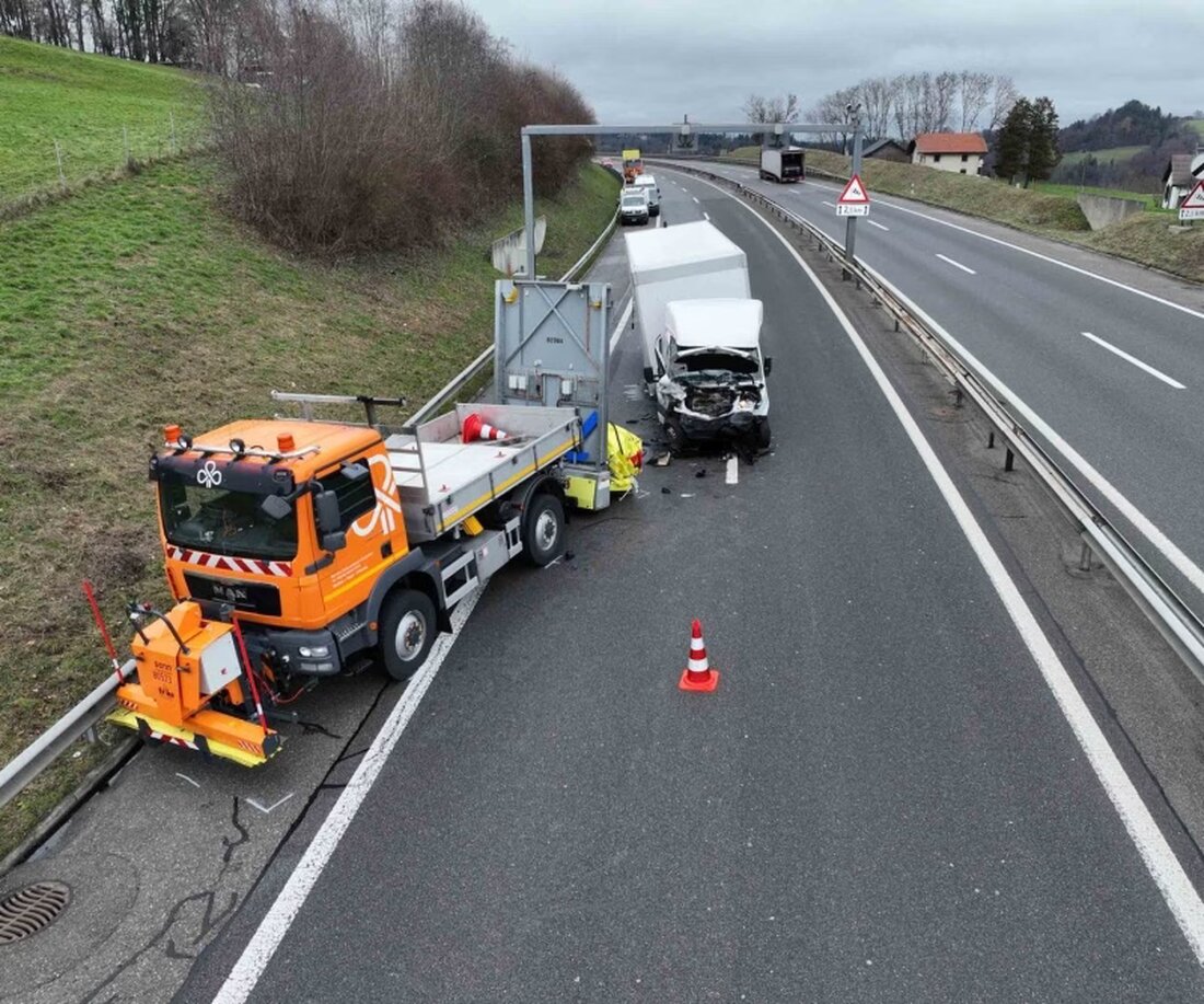 Ein Verkehrsunfall auf der A12 zwischen Rossens und Bulle führte am 1. Dezember zur Sperrung der Autobahn über fünf Stunden.