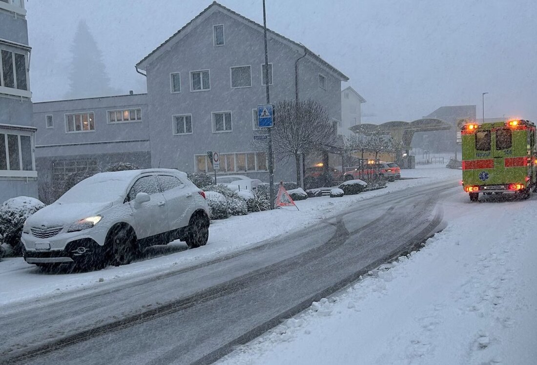 Ein 7-jähriger Junge wurde in Heiden bei einem Verkehrsunfall von einem Auto erfasst und erlitt leichte Verletzungen.