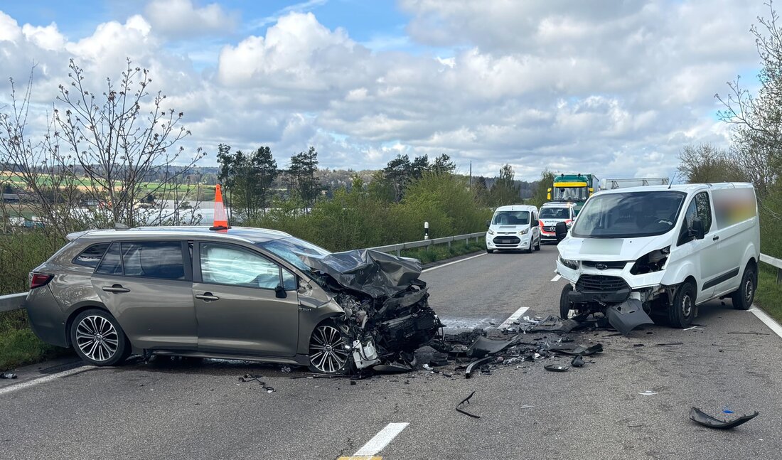 Bei einer Frontalkollision in Diessenhofen verletzte sich eine Autofahrerin schwer. Die Unfallursache wird von der Polizei ermittelt.
