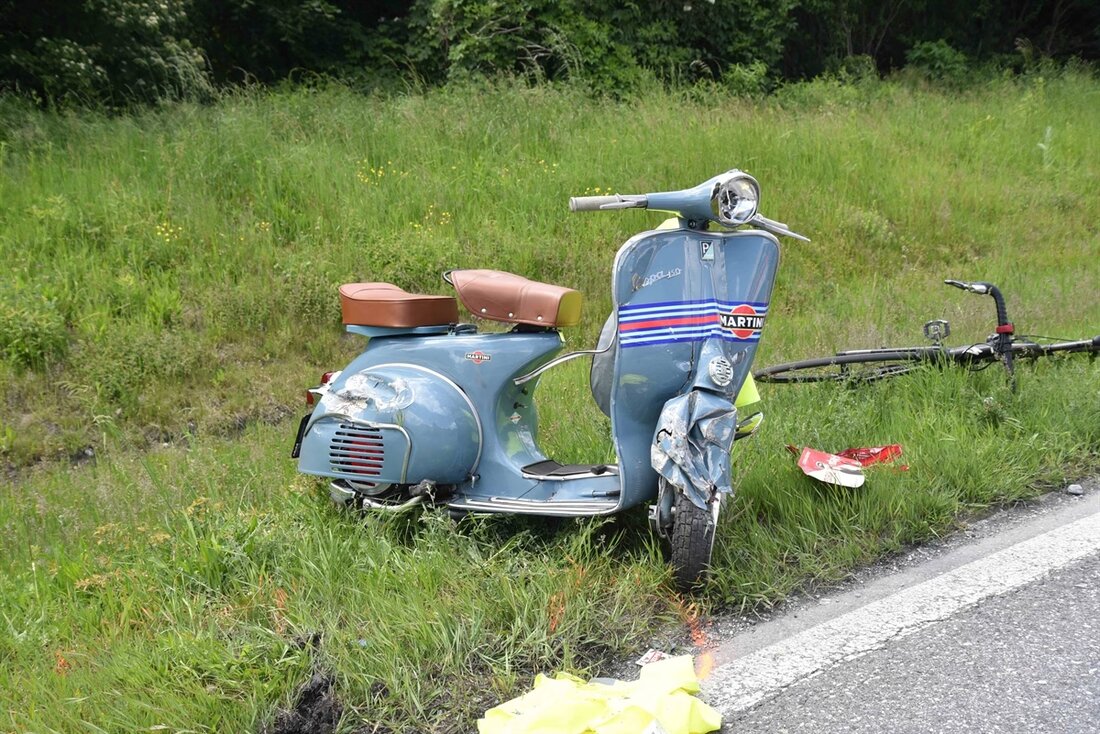 Bei einem Unfall in Zizers kollidierte ein Rollerfahrer mit einem Auto. Der 69-Jährige wurde verletzt und ins Spital gebracht.