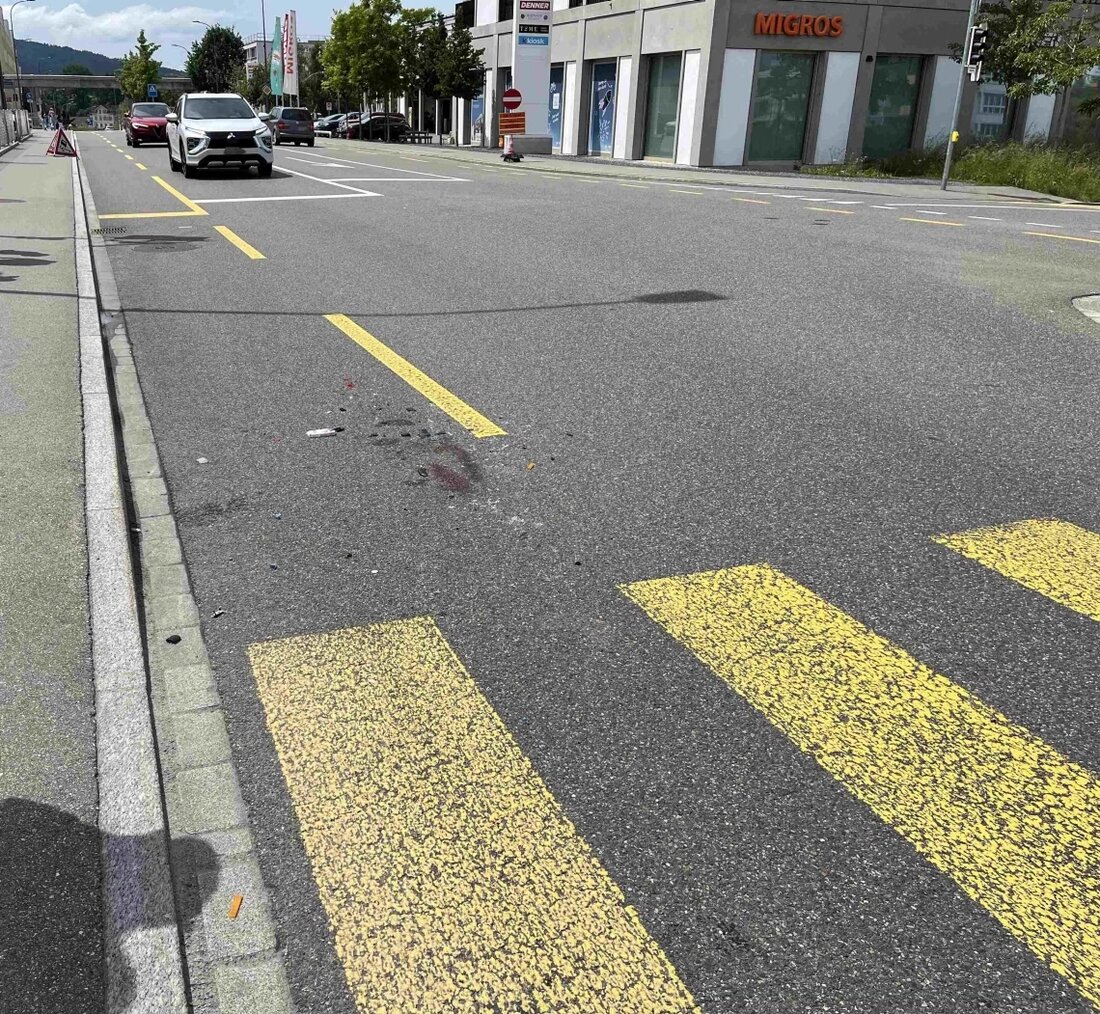 Wittenbach sucht Zeugen zu einem schweren Verkehrsunfall zwischen einem Lastwagen und einem E-Bike am 4. Juni 2025.