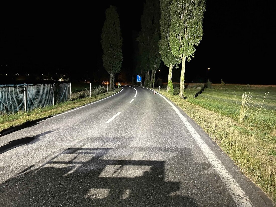 Ein Fussgänger wurde in Wohlenschwil bei einer Kollision verletzt. Die Polizei bittet um Zeugenhinweise zum Unfallhergang.
