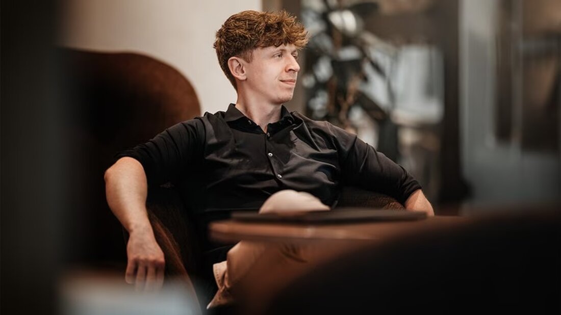 Dominik Maurer von der Maurer Marketing GmbH erklärt, warum ansprechendes Webdesign allein nicht reicht. Starke Texte sind entscheidend für den Erfolg.