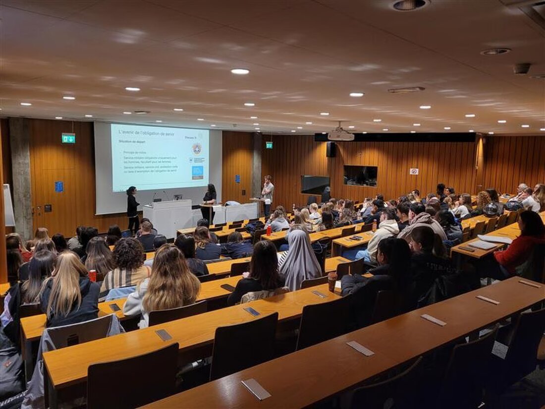 Am 5. Mai 2025 diskutierten Schüler der ESSG zur Wehrpflicht, organisiert von Discuss it, zur Förderung politischer Bildung.