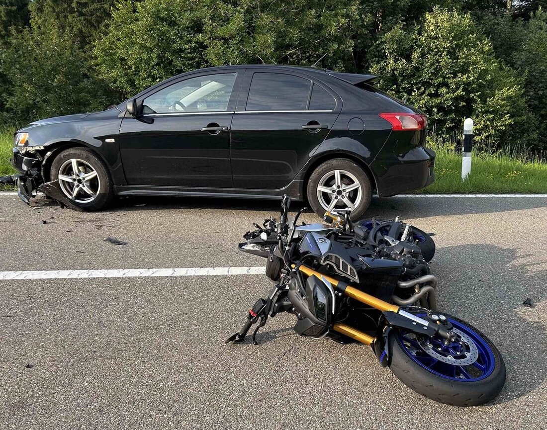 Motorradfahrer kollidiert am 6. August 2025 in Speicher mit Pkw und erleidet schwere Verletzungen. Unfallursache und Folgen im Bericht.