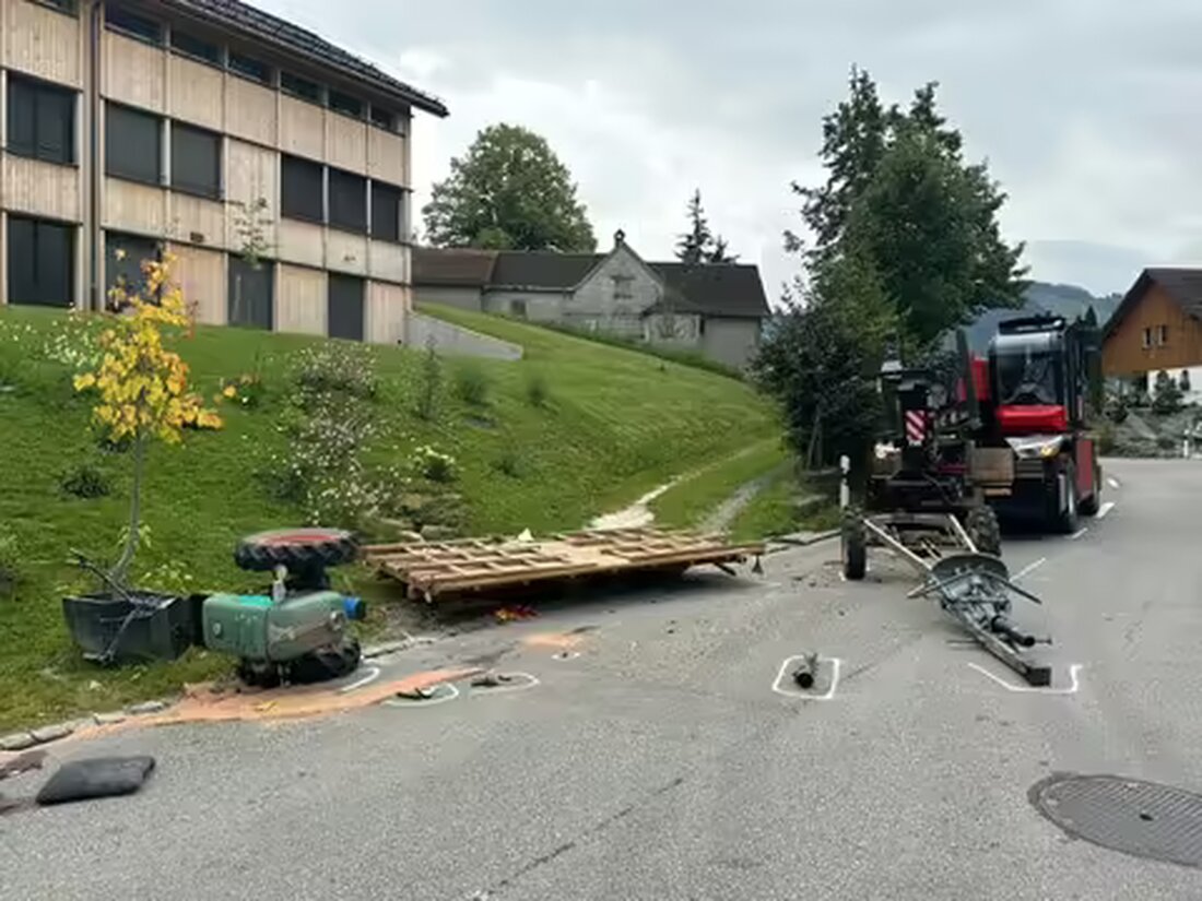 Auffahrkollision zwischen Arbeitskarren und landwirtschaftlichem Fahrzeug in Haslen: Fahrer mittelschwer verletzt, Feuerwehr im Einsatz.