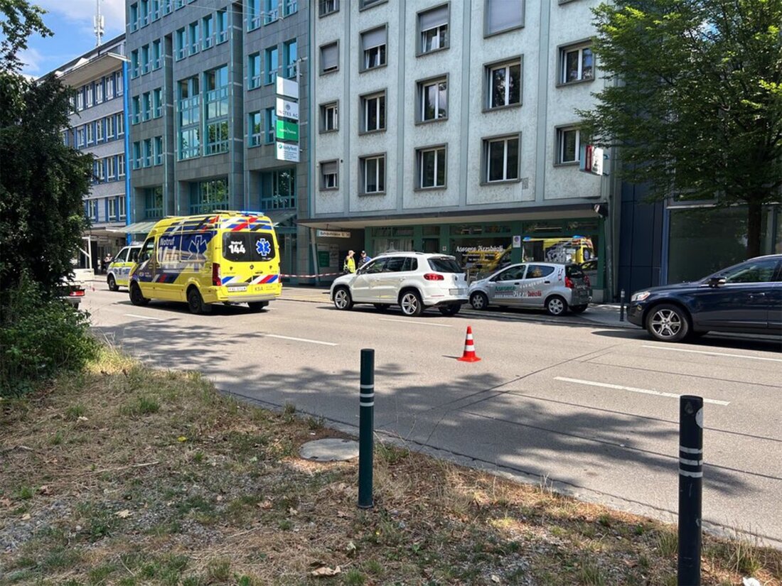 Am Freitagnachmittag kam es auf der Bahnhofstrasse in Aarau zu einem schweren Unfall, bei dem eine Fussgängerin verletzt wurde. Zeugen gesucht!