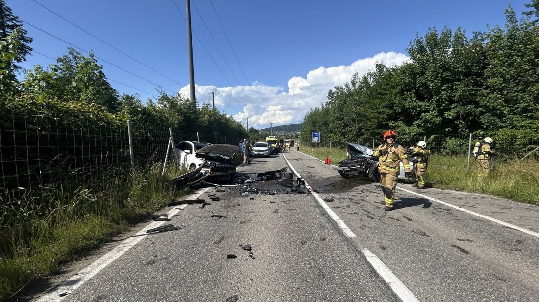 In Döttingen kam es zu einer schweren Frontalkollision, bei der zwei Personen verletzt wurden. Die Polizei sucht Zeugen.