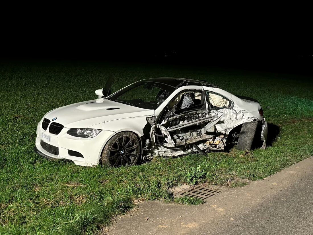 In Güttingen kam es zu einem schweren Unfall, bei dem fünf Personen verletzt wurden. Zwei Fahrer erlitten schwere Verletzungen, die Feuerwehr rettete einen eingeklemmten Mann.