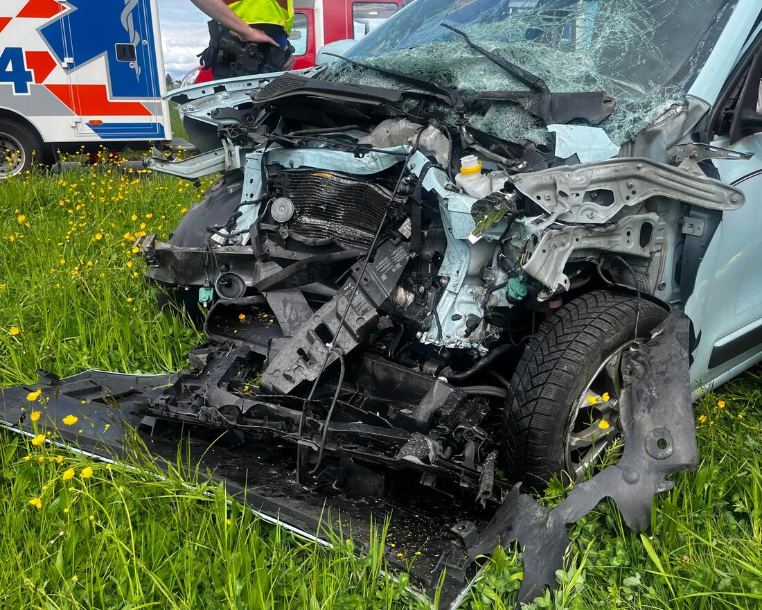 Am Dienstagnachmittag kam es in Leimbach zu einem schweren Verkehrsunfall, bei dem eine 61-Jährige verletzt wurde.