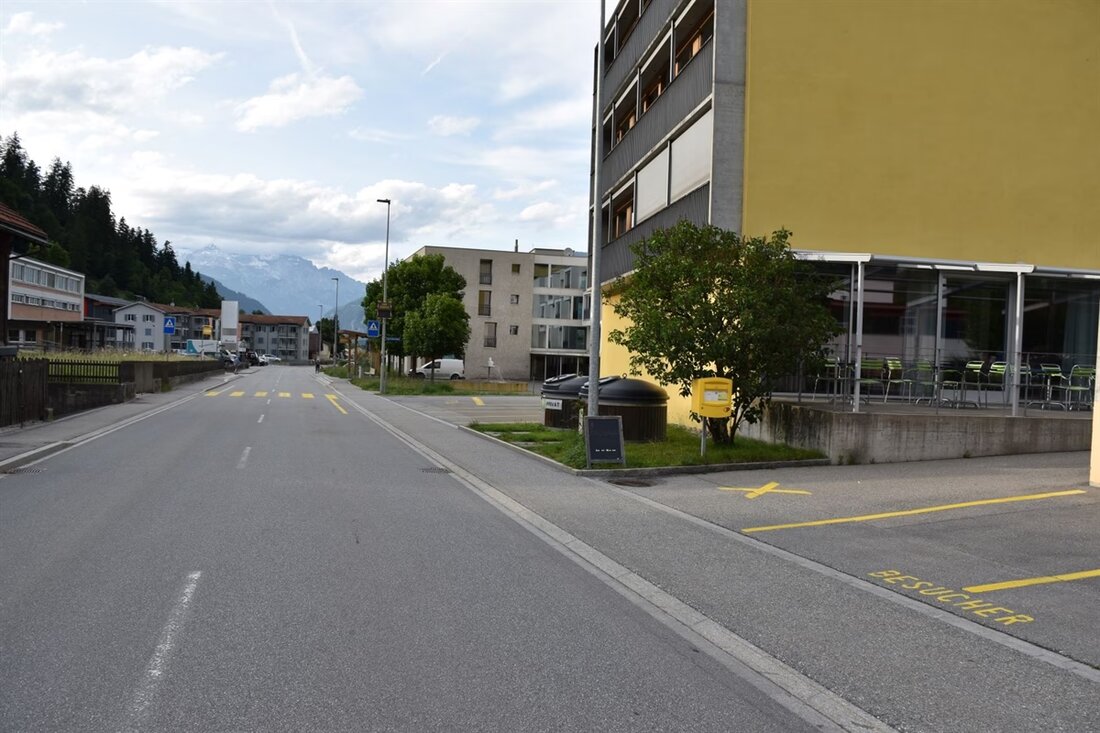 In Thusis wurde eine 14-jährige Fussgängerin am Freitag schwer verletzt, als sie von einem Lastwagen erfasst wurde. Die Ermittlungen laufen.