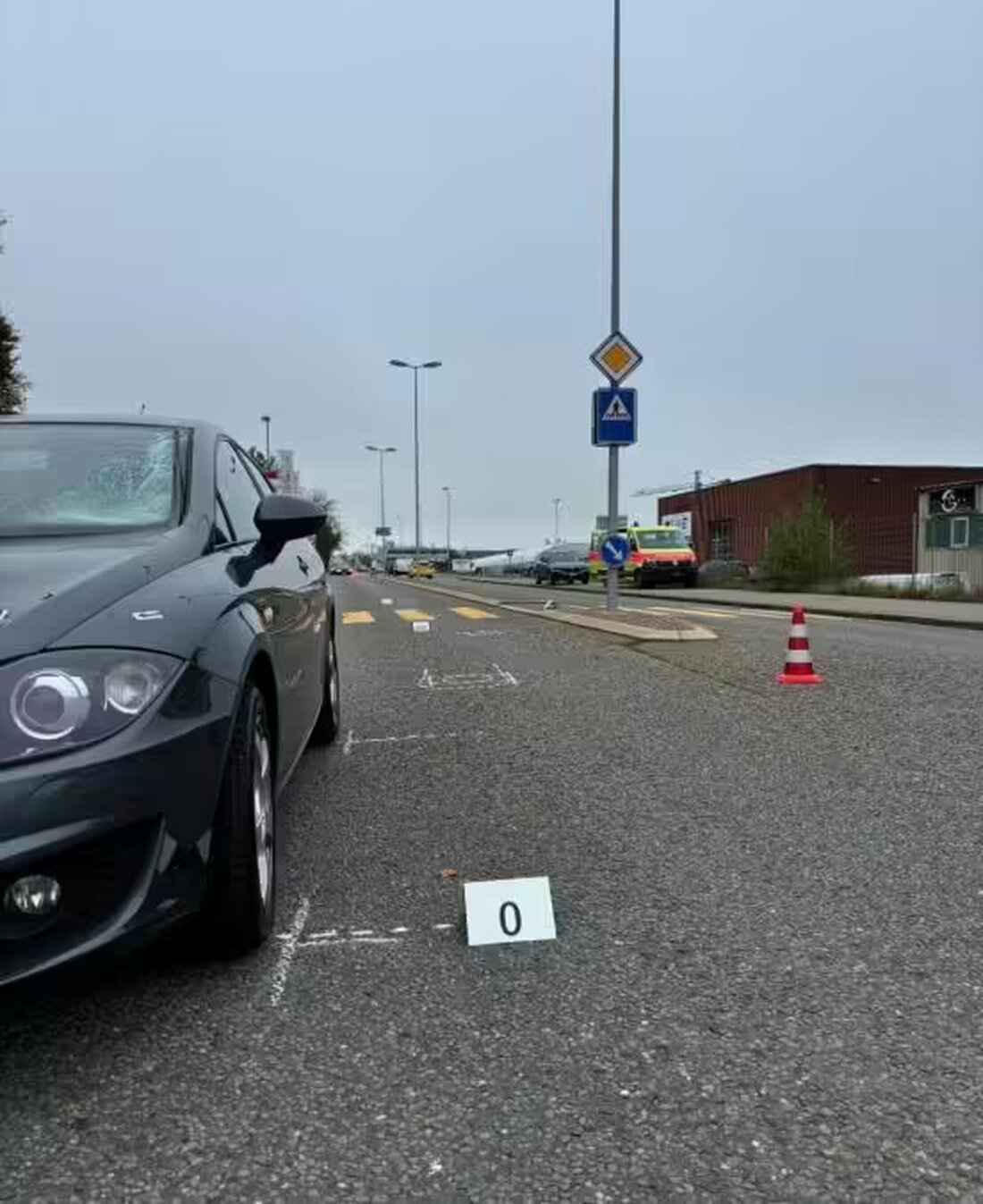 In Volketswil wurde eine 62-jährige Passantin bei einem Unfall auf der Zürcherstrasse schwer verletzt. Die Ermittlungen laufen.