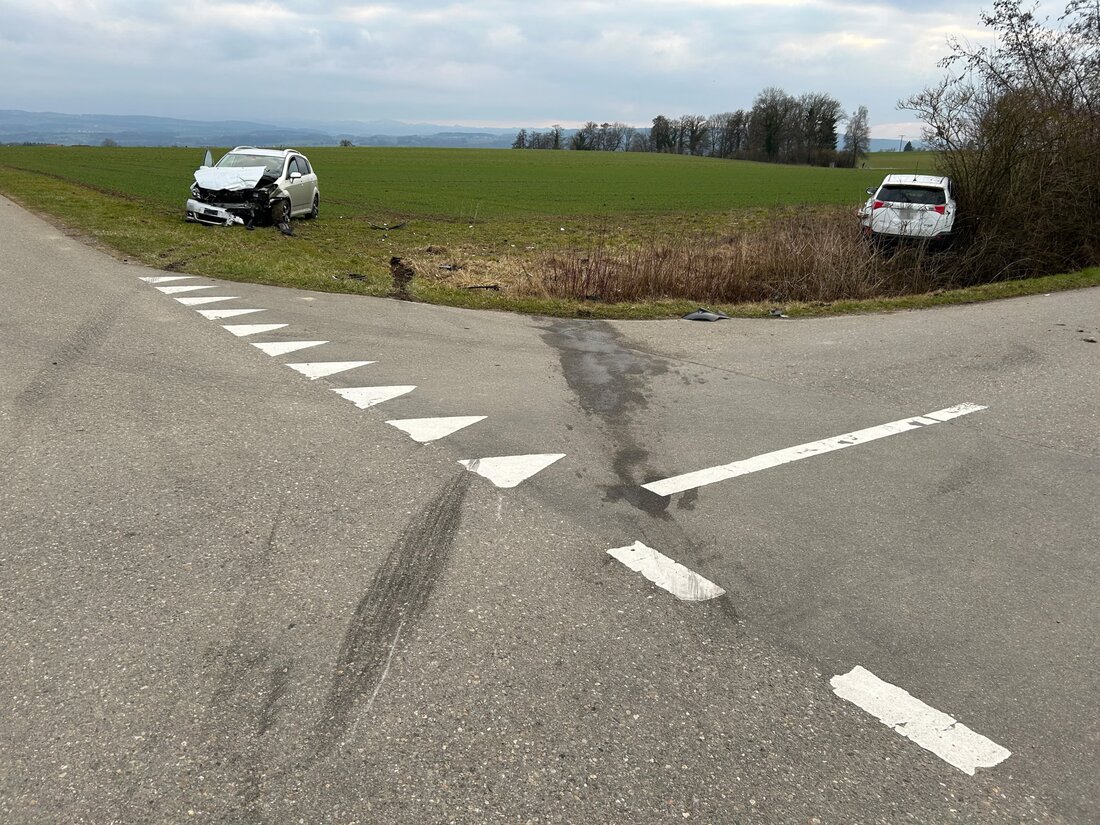 Bei einem Verkehrsunfall in Wäldi wurde eine 67-jährige Autofahrerin schwer verletzt und ins Spital gebracht.