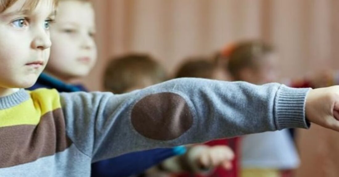 Kinder im Kanton Zug können ab dem 7. Mai 2025 an einem Selbstbehauptungskurs teilnehmen, um Sicherheit und Selbstvertrauen zu erlernen.