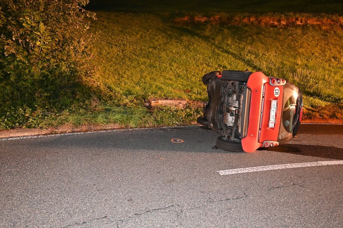 Am Montagmorgen ereignete sich auf der Goldacherstrasse in Untereggen ein Selbstunfall. Eine 27-Jährige wurde verletzt.