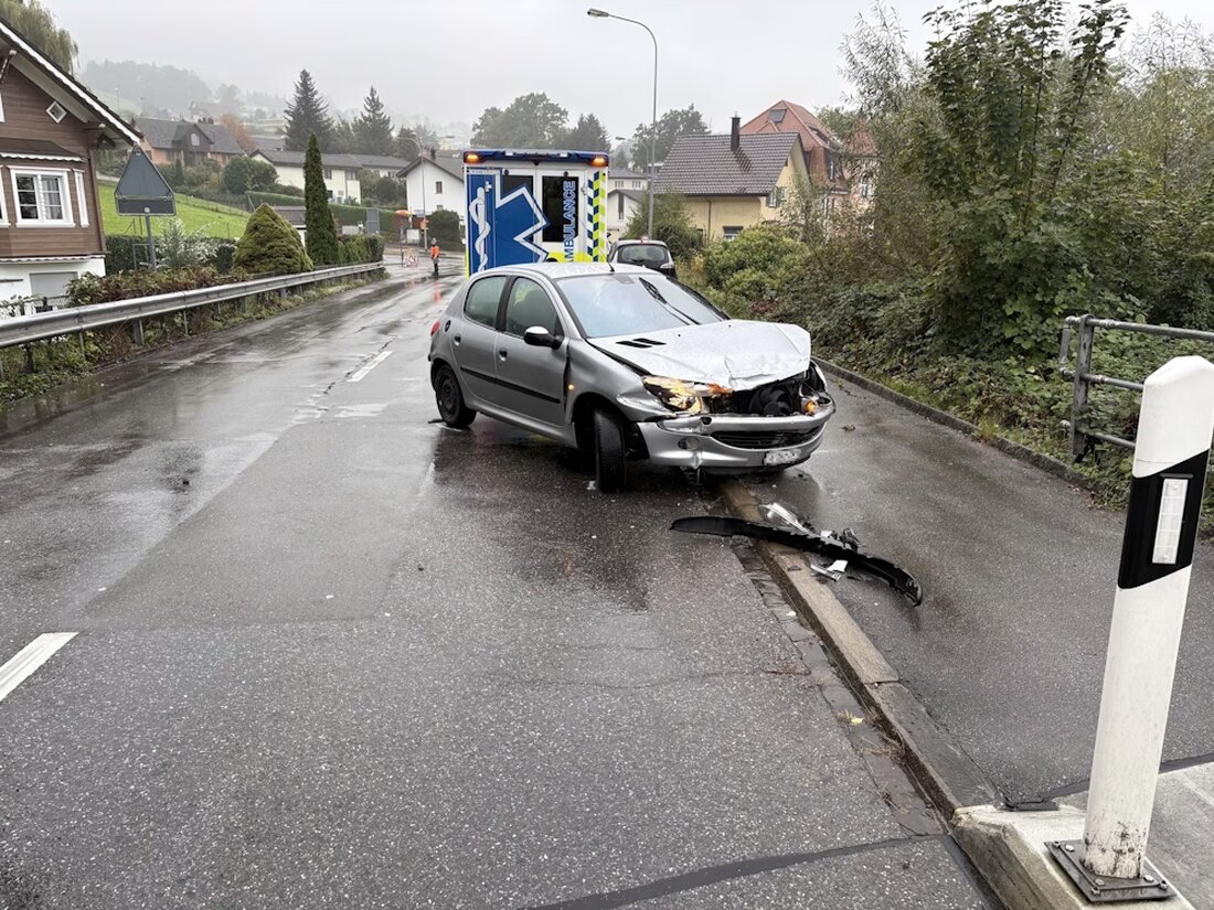 Am Montag kam es in Rorschacherberg zu einem Selbstunfall, bei dem eine 41-jährige Frau verletzt wurde.