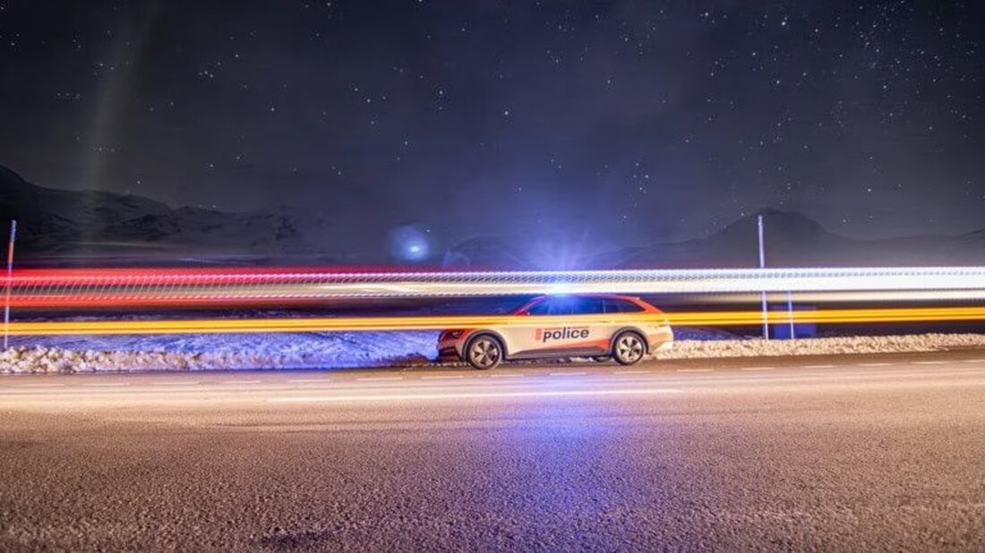 Die Kantonspolizei informiert über Sicherheitsmaßnahmen und Tipps für eine sichere Silvesternacht im Wallis am 31. Dezember 2024.