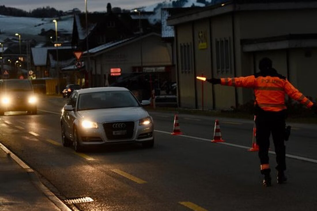 Die Kantonspolizei Appenzell führte mit dem TCS eine Beleuchtungskontrolle durch. Sieben Beanstandungen innerhalb von zwei Stunden.