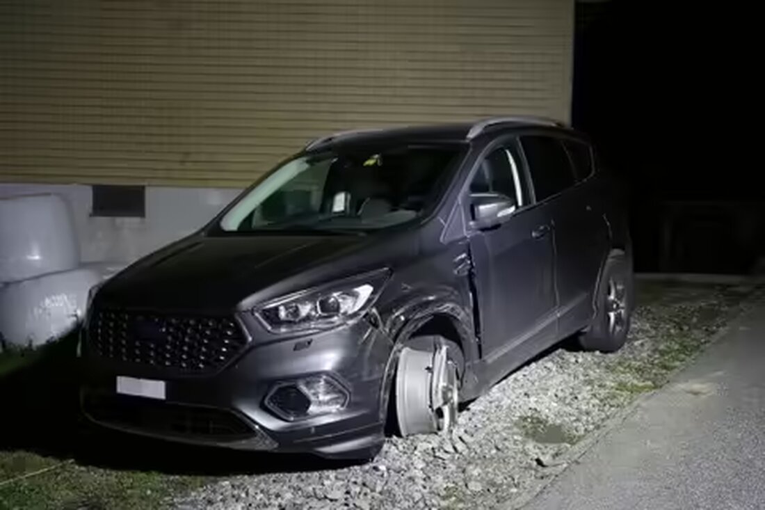 Heftige Streifkollision in Enggenhütten: Ein 67-Jähriger fuhr ohne Reifen weiter, niemand verletzt, erheblicher Sachschaden.