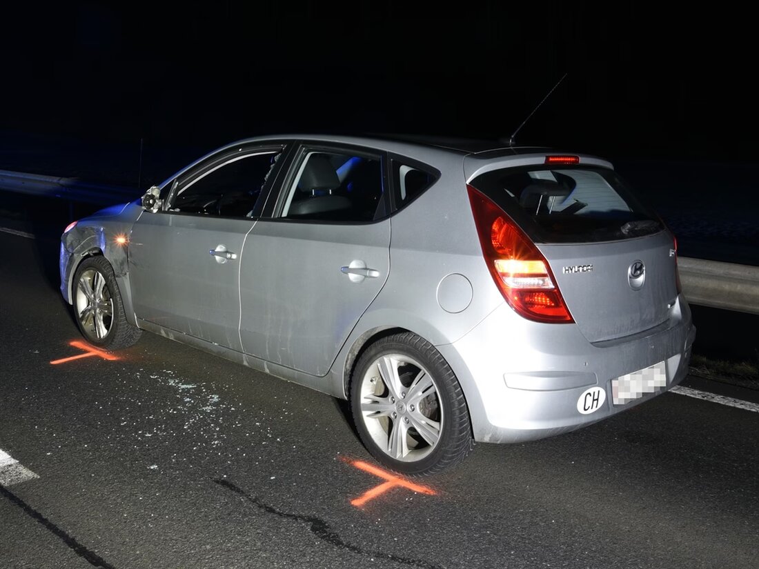 Am Freitagabend kam es auf der N28 bei Schiers zu einer Streifkollision, die zu erheblichen Verkehrsbehinderungen führte.