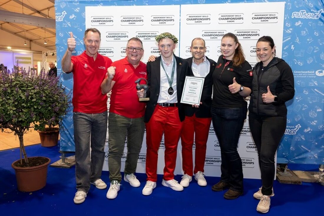 Sven Lauber aus Bern gewinnt bei den Berufs-Europameisterschaften in Chur die Silbermedaille im Skill Butchery. Ein herausragendes Ergebnis!
