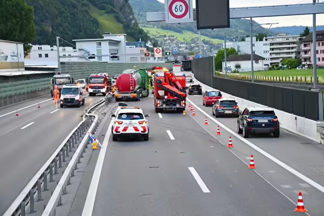 Ein Tankwagenunfall auf der A2 in Stansstad resultierte in leichten Verletzungen. Die Autobahn war kurzzeitig gesperrt.