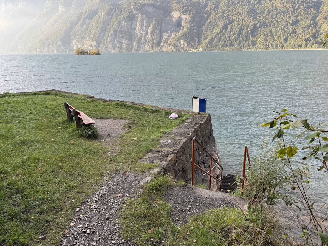 Tauchunfall im Walensee: Ein 65-Jähriger klagt nach dem Tauchgang über Schmerzen und wird mit der Rega in eine Klinik geflogen.