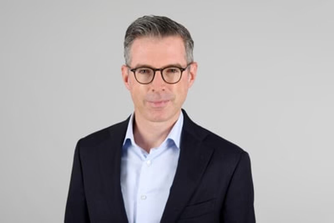 Thomas Beda Fischer wird neuer Leiter der Steuerverwaltung Basel-Stadt ab Mai 2026, nachdem Silvia Frohofer in Pension geht.