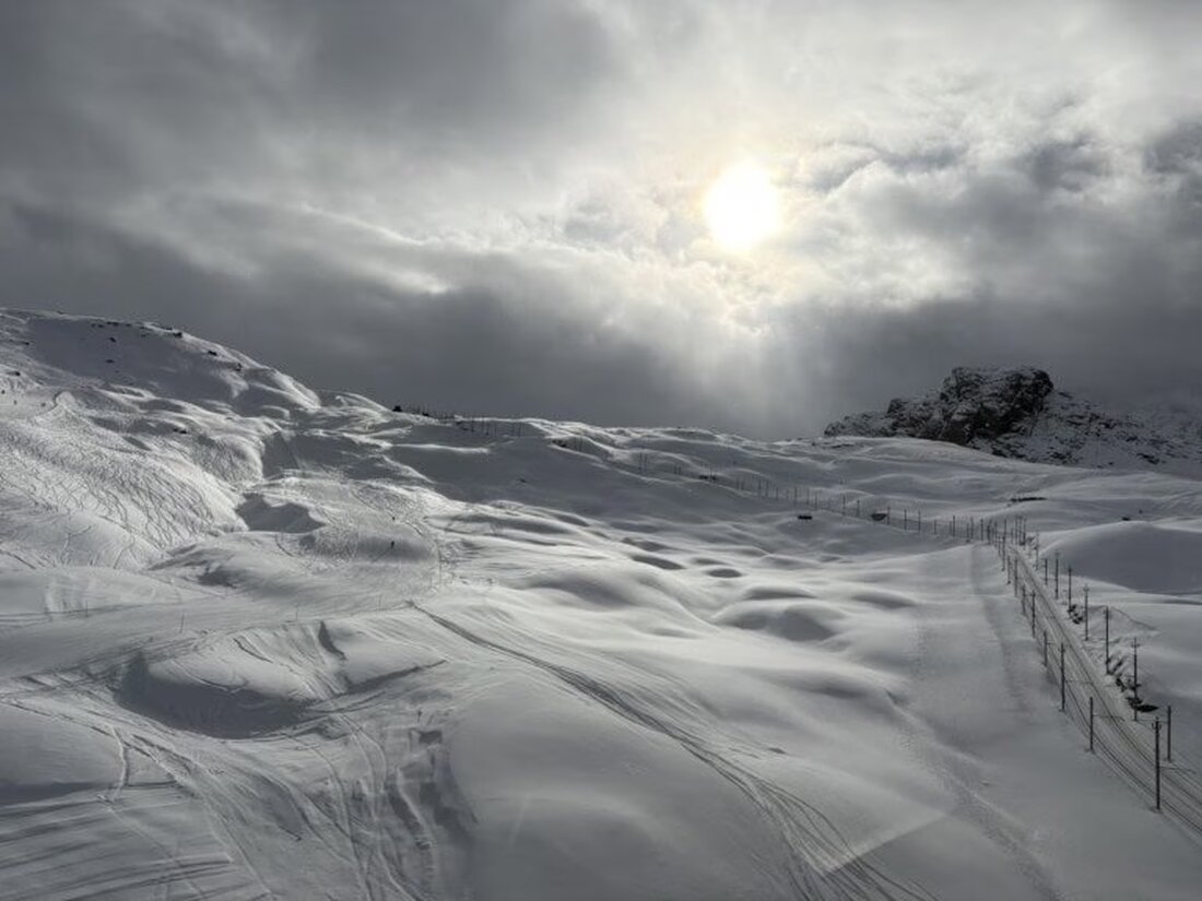 Ein Skiunfall in Zermatt fordert am 30. Januar 2026 das Leben eines 71-jährigen Schweizers. Ermittlungen laufen.