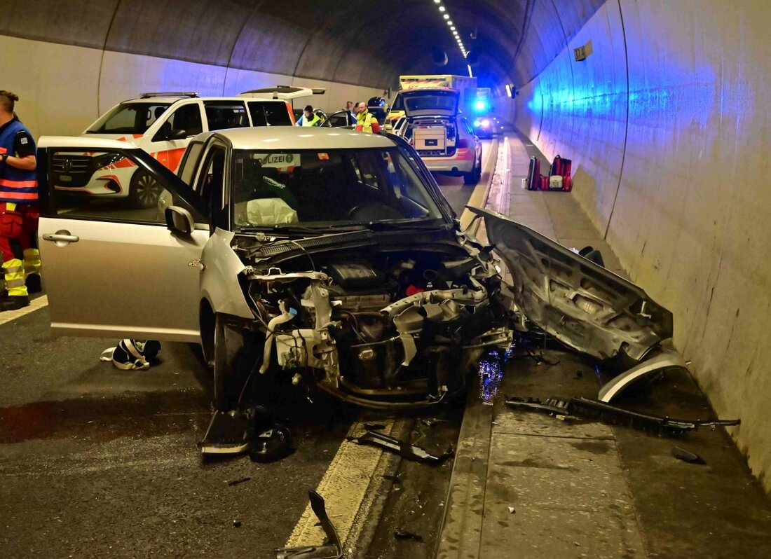 Am Montag, den 09.06.2025, ereignete sich im Balmenraintunnel auf der A15 ein tödlicher Verkehrsunfall mit mehreren Verletzten.