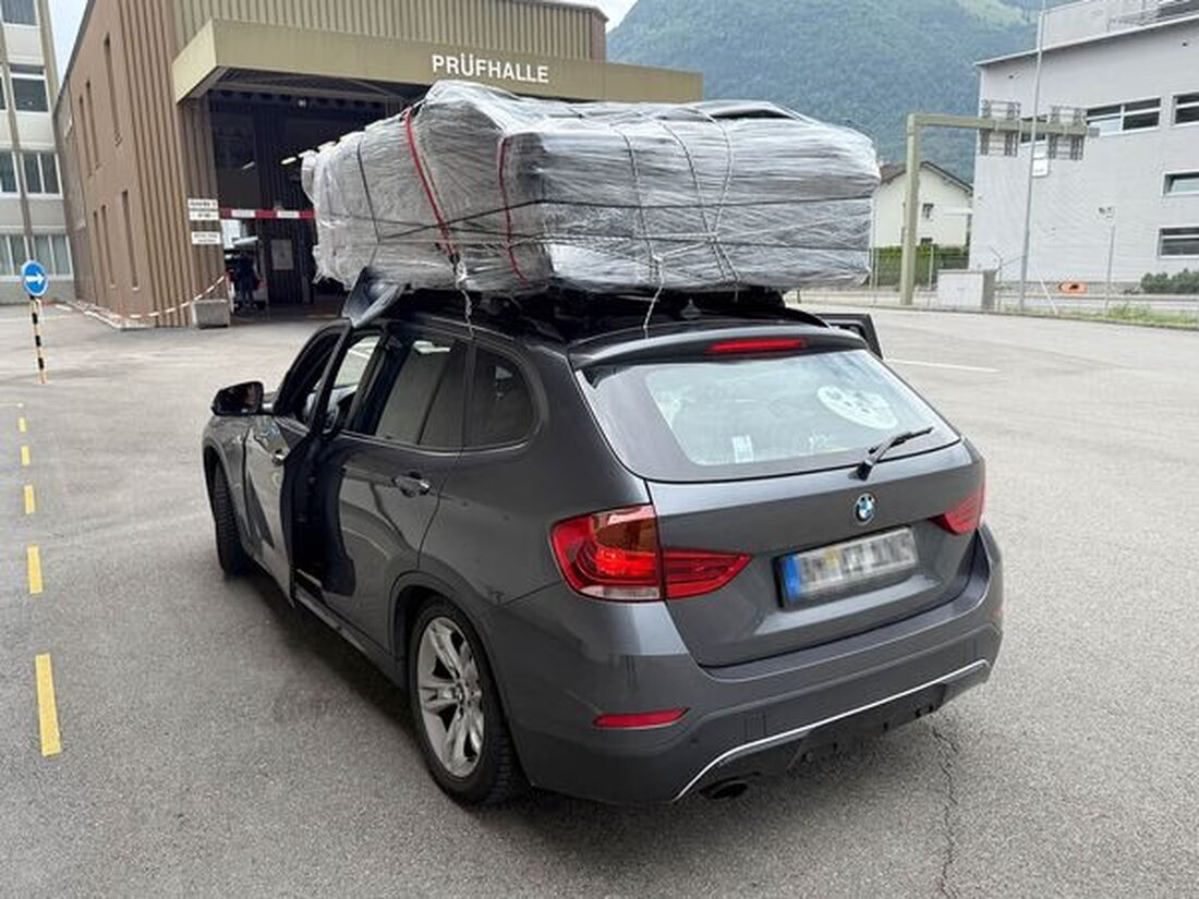 Am 16. Juli 2025 wurde in Stans ein überladener Personenwagen angehalten. Die Polizei stellte erhebliche Überschreitungen fest.