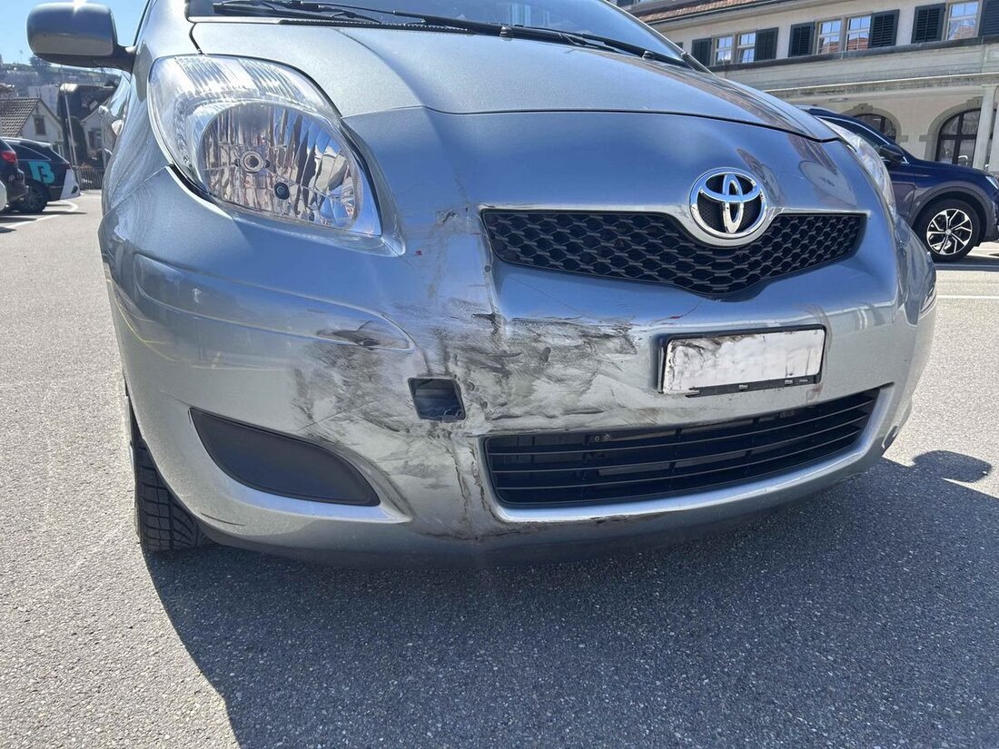 Am 3. April 2025 kam es in Herisau zu einem Unfall zwischen zwei Autos. Glücklicherweise gab es keine Verletzten, jedoch entstand erheblicher Sachschaden.