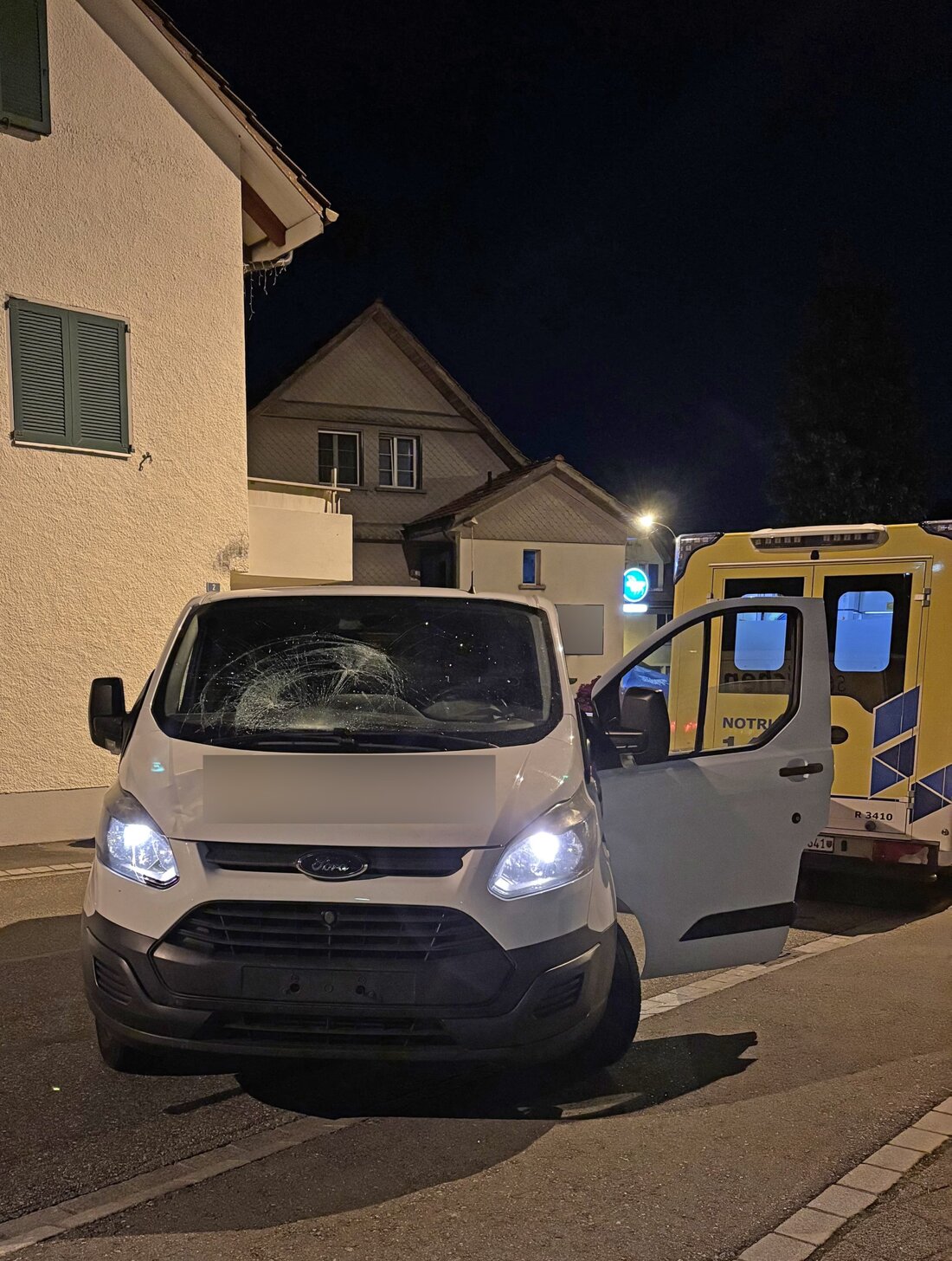 In Balterswil kam es zu einem Unfall zwischen einem alkoholisierte Lieferwagenfahrer und einem Velofahrer, der verletzt wurde.