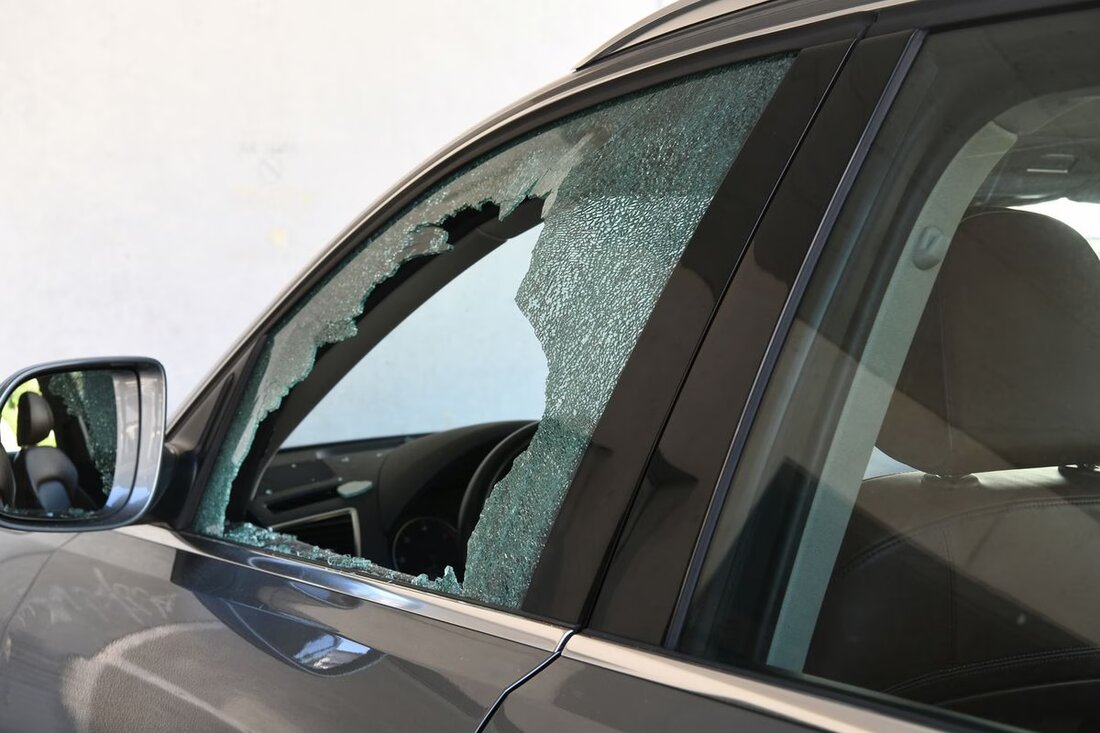 Ein 18-Jähriger wurde in Herisau festgenommen, nachdem mehrere Fahrzeugdiebstähle gemeldet wurden. Die Ermittlungen dauern an.