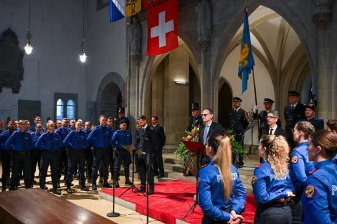 Bei der Vereidigung der neuen Polizistinnen und Polizisten der Kantonspolizei Zürich betonten Prominente die Bedeutung von Sicherheit und Verantwortung.